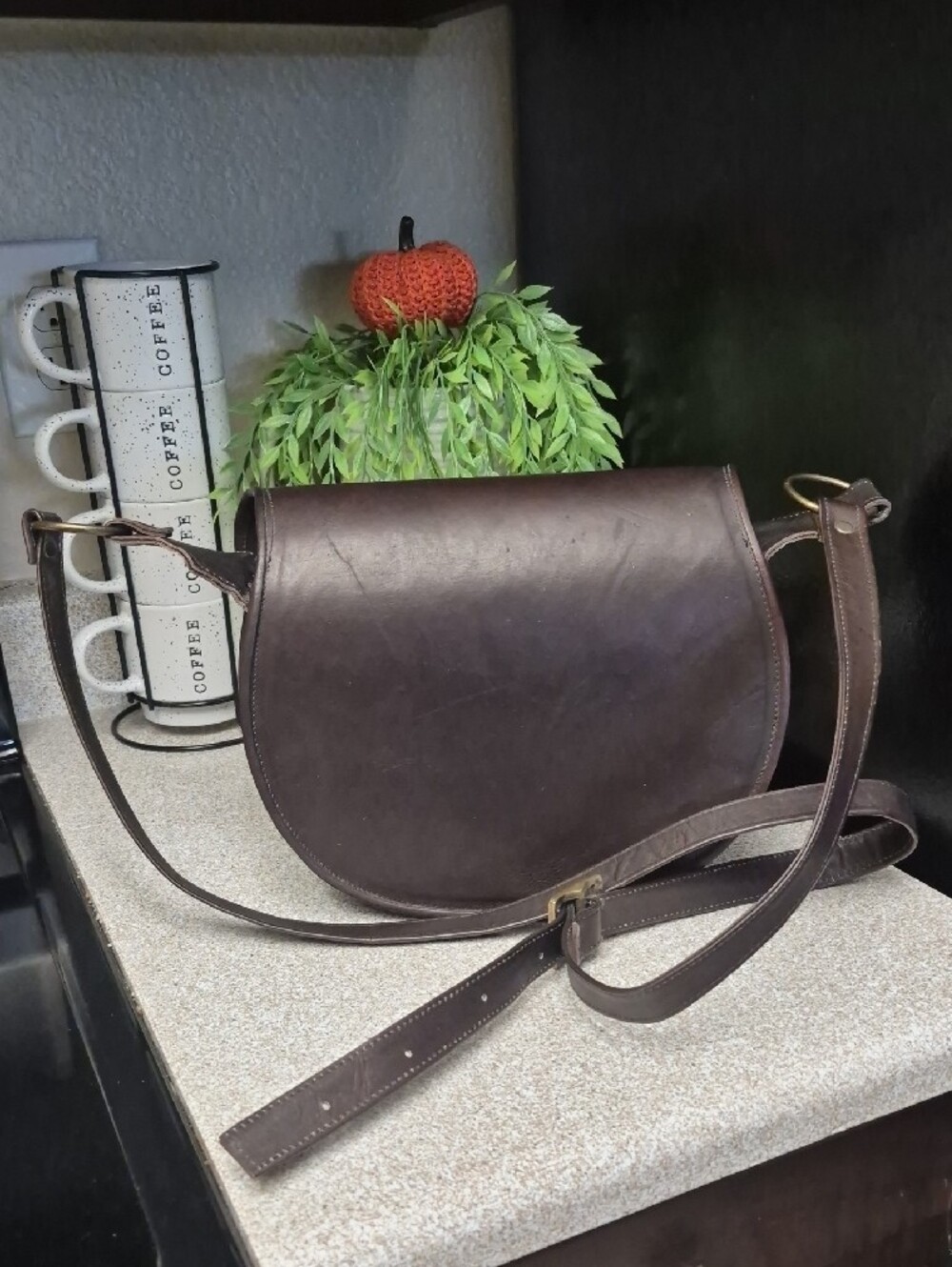 Vintage-Inspired Brown Hair-on-Hide Crossbody Bag - Picture 2 of 6